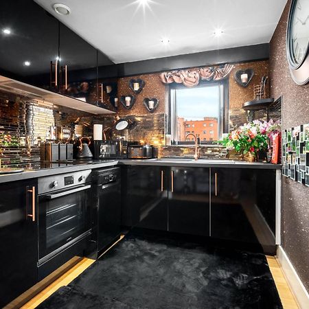 Luxury 1 Bed Flat With Parking 11K - Top Rated - Netflix - Wifi - 70 Inch Smart Tv - Birmingham City Centre - Tv In Bedroom - Top Rated Buitenkant foto