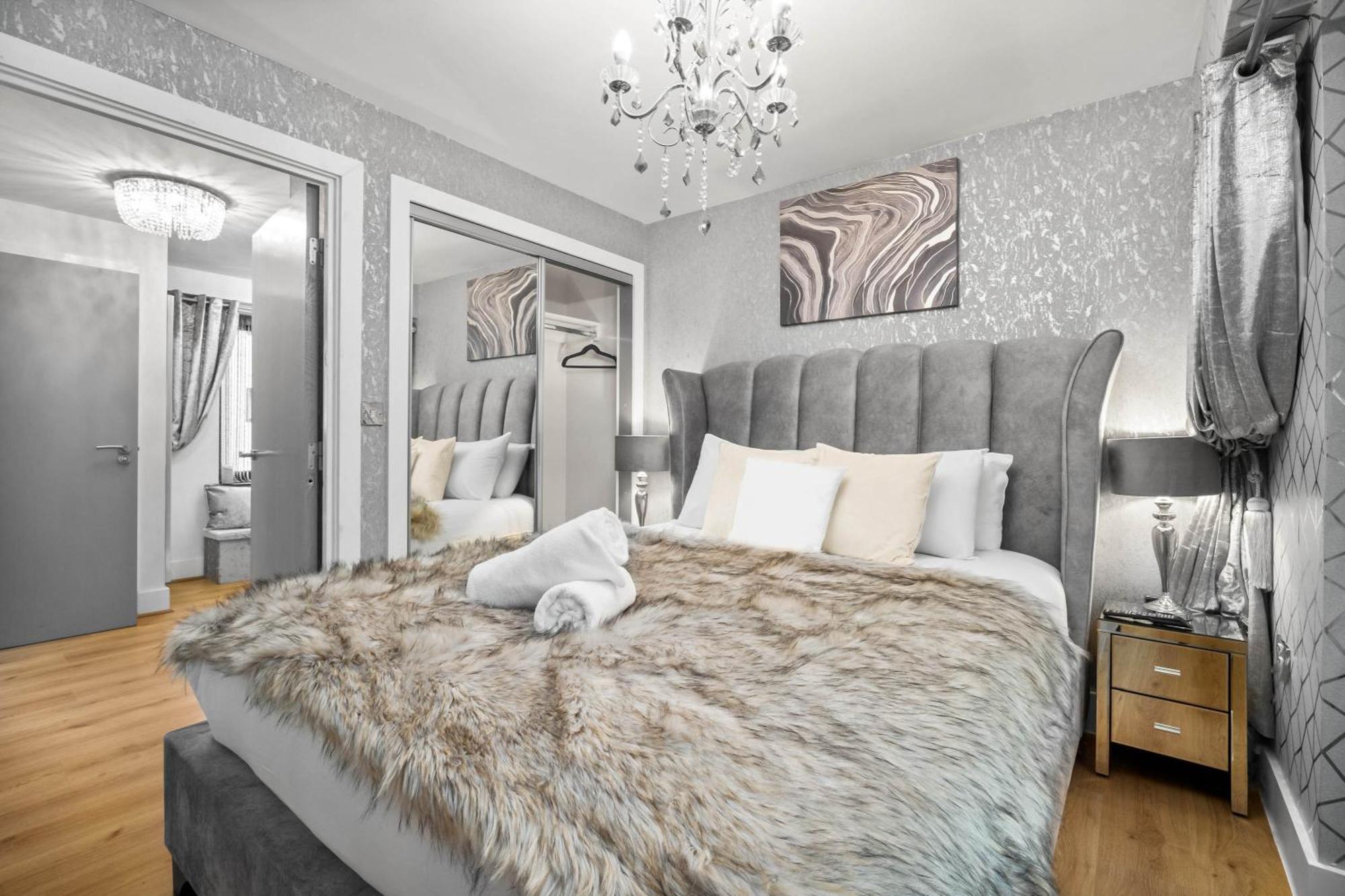 Luxury 1 Bed Flat With Parking 11K - Top Rated - Netflix - Wifi - 70 Inch Smart Tv - Birmingham City Centre - Tv In Bedroom - Top Rated Buitenkant foto
