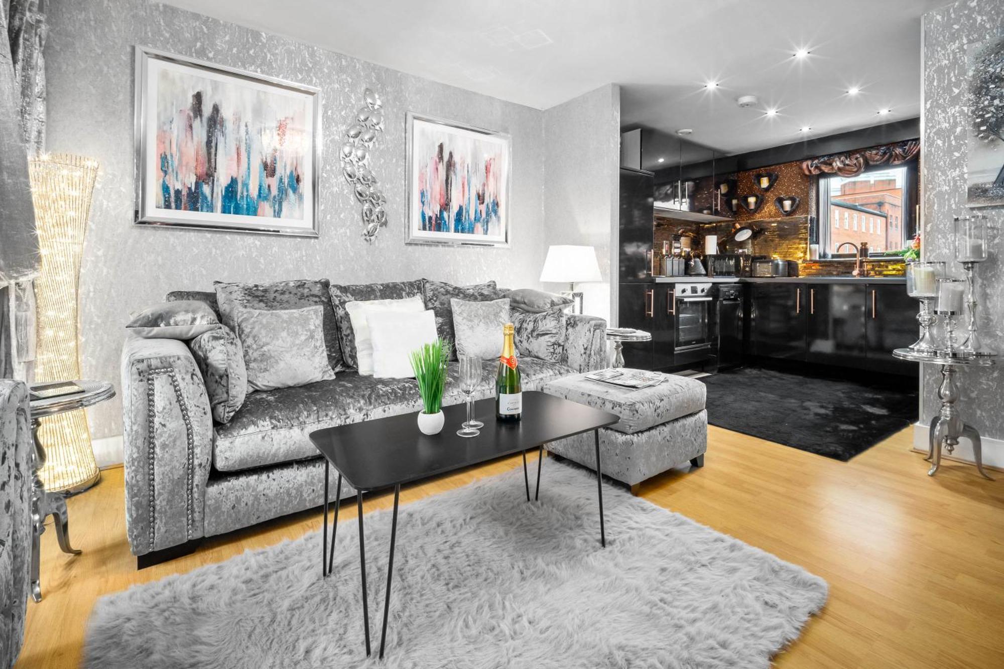 Luxury 1 Bed Flat With Parking 11K - Top Rated - Netflix - Wifi - 70 Inch Smart Tv - Birmingham City Centre - Tv In Bedroom - Top Rated Buitenkant foto