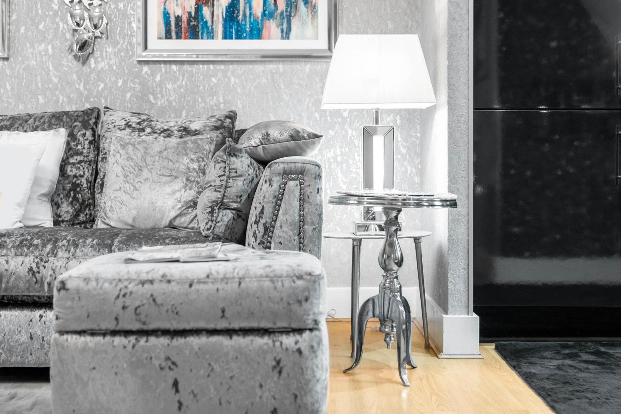 Luxury 1 Bed Flat With Parking 11K - Top Rated - Netflix - Wifi - 70 Inch Smart Tv - Birmingham City Centre - Tv In Bedroom - Top Rated Buitenkant foto